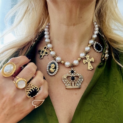 Colar coroa, com pérolas 🌟🤍