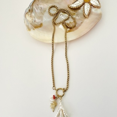 Colar pérola e búzio