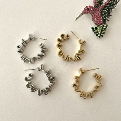 Argolas douradas e prateadas #13*