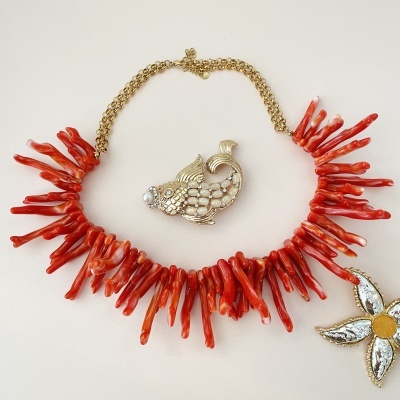 Colar corais laranja