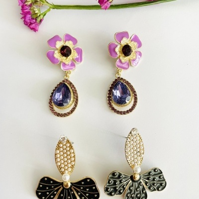 Brincos flores - Lilás ou pretos