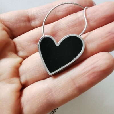 Colar coração e colar Fénix