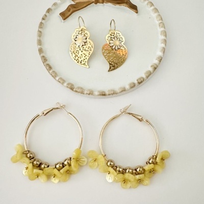 Brincos corações Viana ou argolas flores