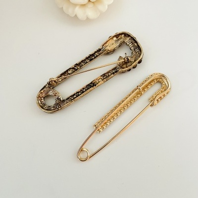 Alfinetes de peito - Pregadeira