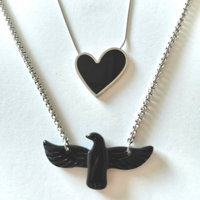 Colar coração e colar Fénix