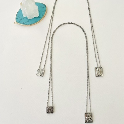 Escapulários Unissexo - prateados