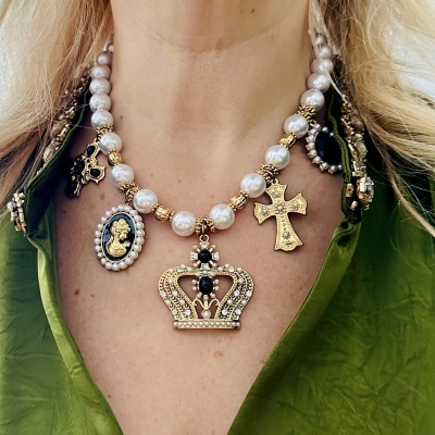 Colar coroa, com pérolas 🌟🤍
