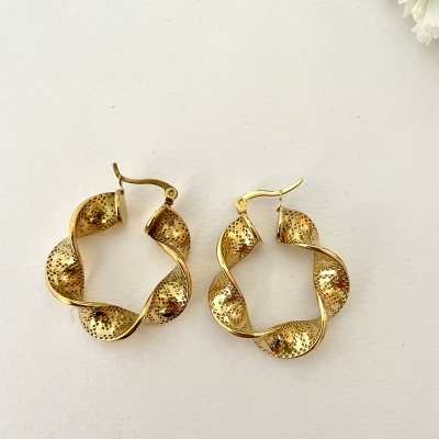 Argolas douradas #8*