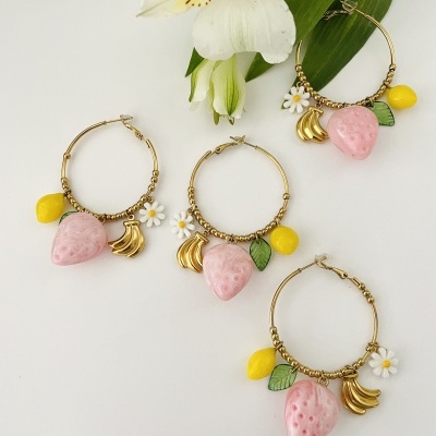 Argolas flores e morango  #120