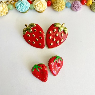 Brincos Morangos