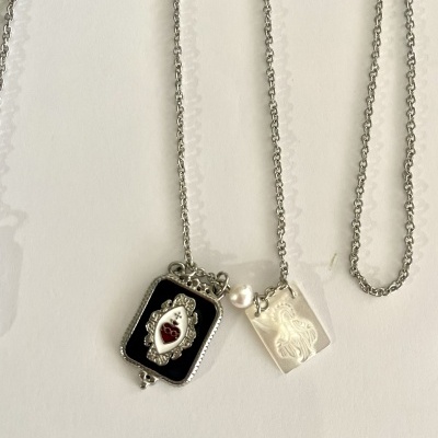 Escapulários prateados