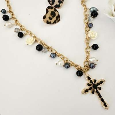 Cópia de Colar cruz - preto