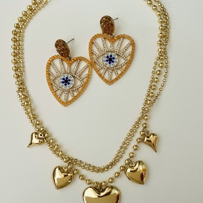 Colar triplo, corações,  em aço - dourado