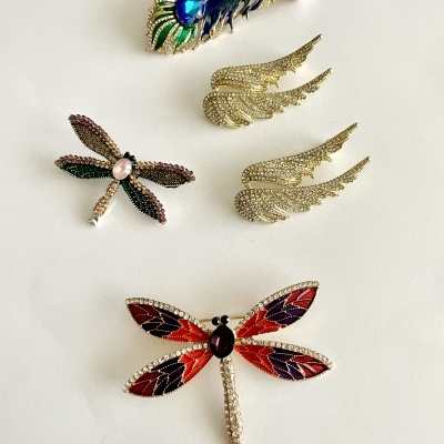 Pregadeiras Pena, Libelinhas e Asas