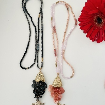 Colar Peixes ❤️  pedras naturais e cristais -Preto ou rosa