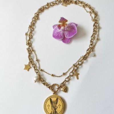 Colar duplo com os nomes dos 7 Arcanjos - Figura de  Arcanjo S. Miguel, em dourado