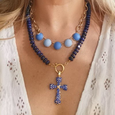Colares tons azul