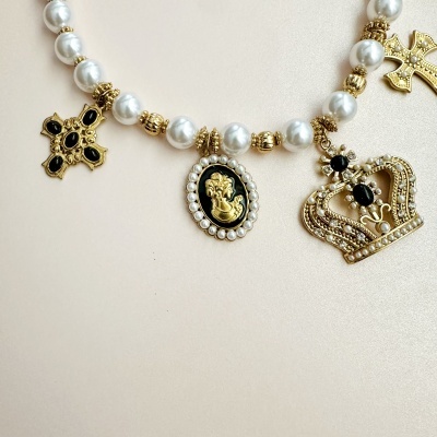 Colar coroa, com pérolas 🌟🤍
