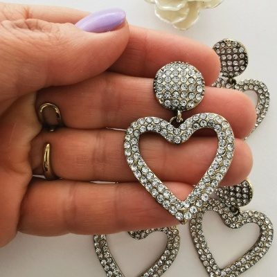 Brincos corações dourados