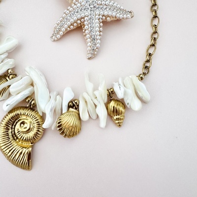 Colar madrepérola com búzio