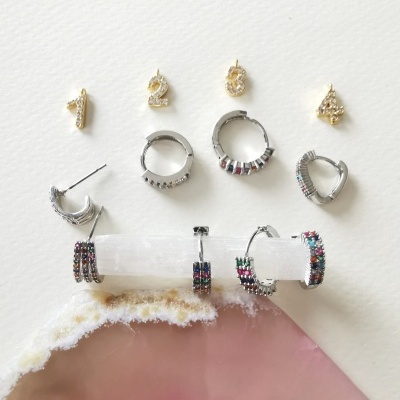 Argolas coloridas prateadas*