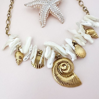 Colar madrepérola com búzio