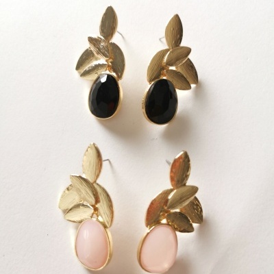 Brincos gota e folhas