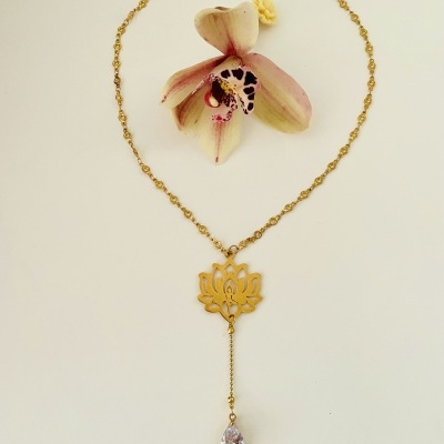 Colar flor lótus e gota🪷