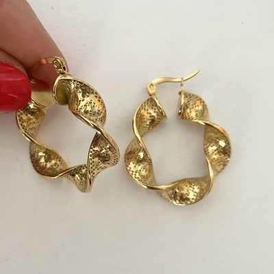 Argolas douradas #8*