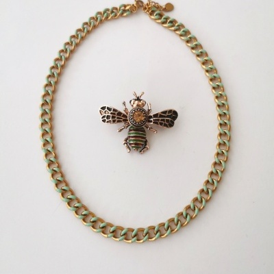 Corrente em tons de verde