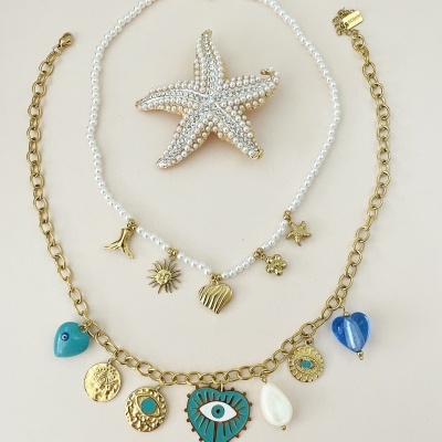 Colar pérolas ou colar corações/olhos