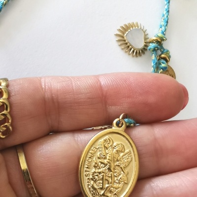 Colares de cordão com Arcanjo S. Miguel