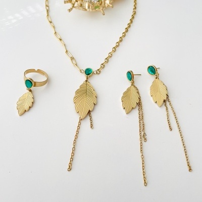 Colar, brincos ou anel