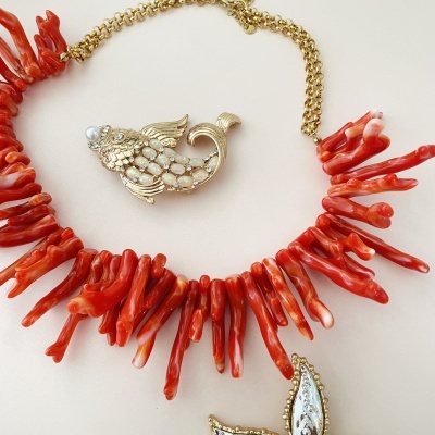 Colar corais laranja