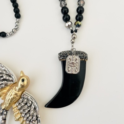 Japamala pedras naturais, tons preto e prateado