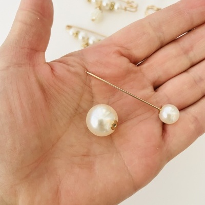 Alfinetes de peito pérolas