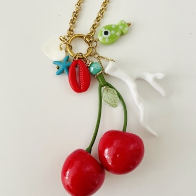 Colar Cerejas e colar Praia