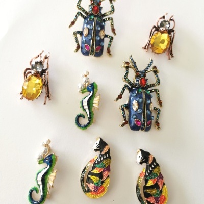 Pregadeiras / Alfinetes de peito