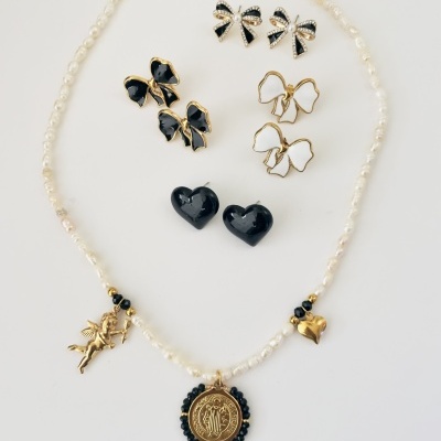 Colar pérolas S. Bento