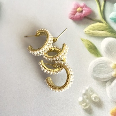 Argolas zircónias e pérolas mini *