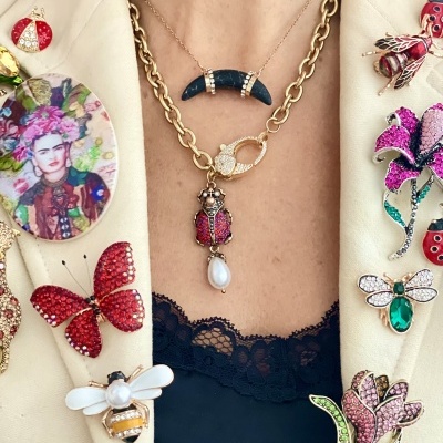 Colar Chifre ou colar Besouro