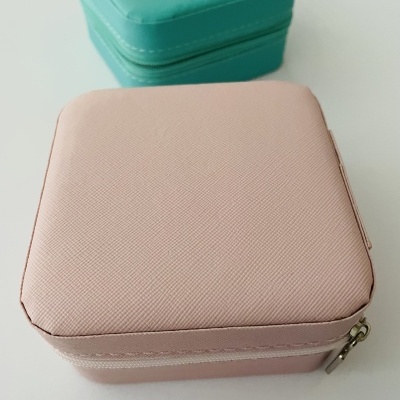 Estojo para guardar /transportar bijuteria