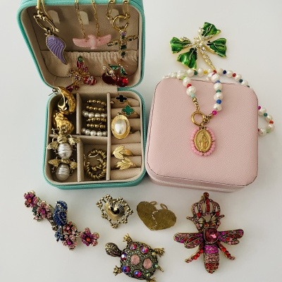 Estojo para guardar /transportar bijuteria