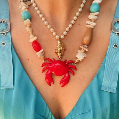 Colar caranguejo ou colar pérolas e búzio