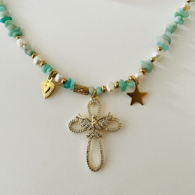 Colar pedras naturais, com cruz