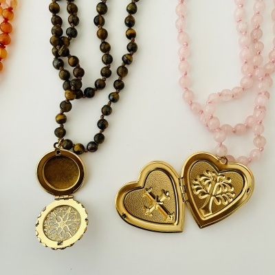 Colar comprido, com lockets ❤️ dão 2 voltas