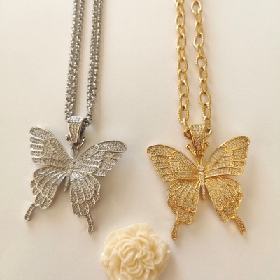 Colares borboleta dourado ou prateado