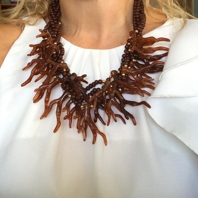 Colar Corais castanho - Mod 3