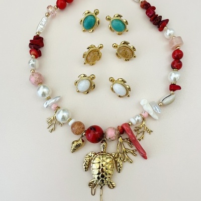 Colar Tartaruga e praia  - tons coral