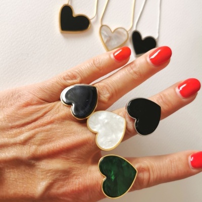 Anéis dourados e prateados #86